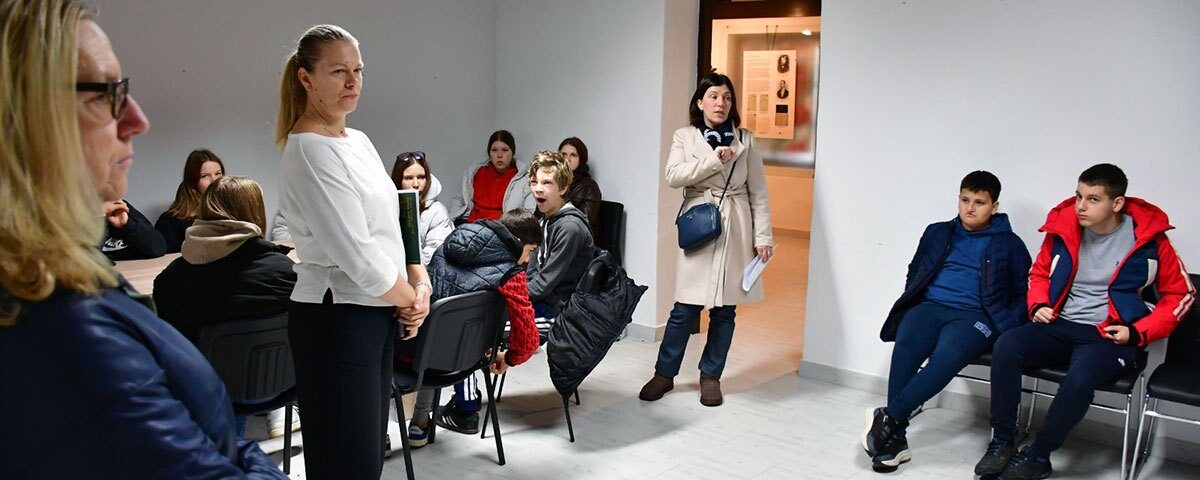 Terenska nastava povijesti u Desnom Trebarjevu